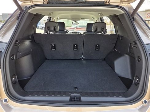 Used 2018 Chevrolet Equinox Premier image 18