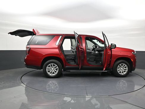 Used 2024 Chevrolet Tahoe LS RWD image 30