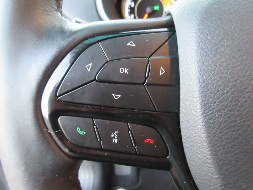 Used 2021 Jeep Cherokee Latitude Plus AWD/4WD image 24