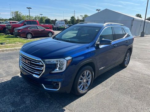 Used 2023 GMC Terrain SLT FWD image 3