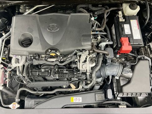 Used 2020 Toyota Camry SE image 24