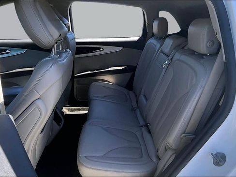 Used 2020 Lincoln Nautilus FWD w/ Equipment Group 101A image 19