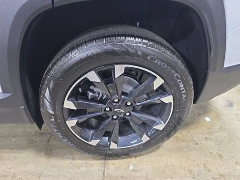 New 2027 Chevrolet Equinox RS w/ LPO, Floor Liner Package AWD/4WD image 35
