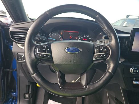 Used 2020 Ford Explorer XLT AWD/4WD image 5