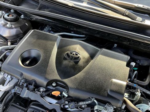 Used 2020 Toyota Camry SE image 30