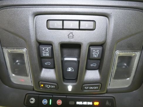 Used 2020 Chevrolet Silverado 1500 High Country w/ Technology Package image 48