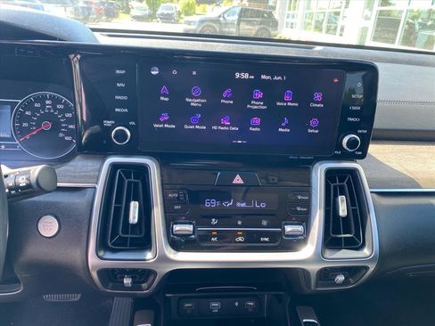 Certified 2023 Kia Sorento X-Line EX AWD/4WD image 12