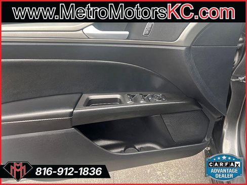 Used 2020 Ford Fusion SE image 16