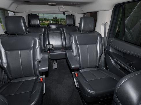 Used 2024 Ford Expedition XLT RWD image 24