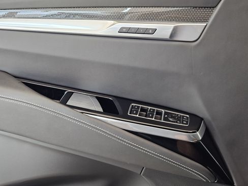 Certified 2025 Cadillac Escalade ESV V AWD/4WD image 23