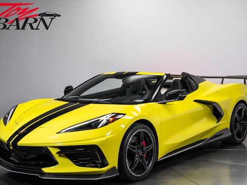Used 2021 Chevrolet Corvette Stingray Premium Conv w/ Z51 Performance Package RWD image 1