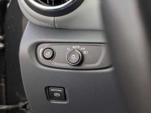 Used 2022 Chevrolet Blazer LT image 26