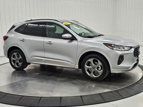 Used 2023 Ford Escape ST-Line Select AWD/4WD image 7