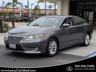 Used 2015 Lexus ES 300h w/ Navigation System Package