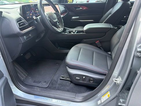 Used 2026 Chevrolet Traverse Z71 w/ Driver Confidence Package AWD/4WD image 9
