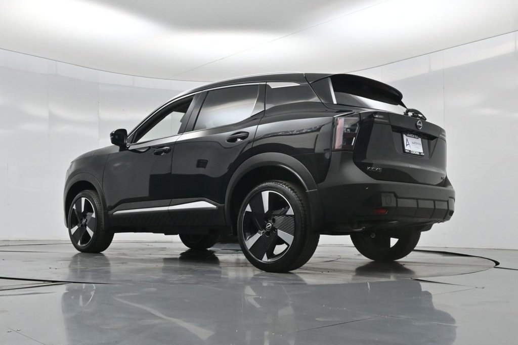 Used 2026 Nissan Kicks SR FWD image 22