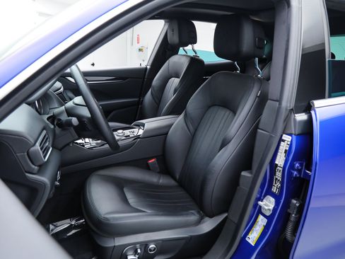 Certified 2023 Maserati Levante GT AWD/4WD image 16