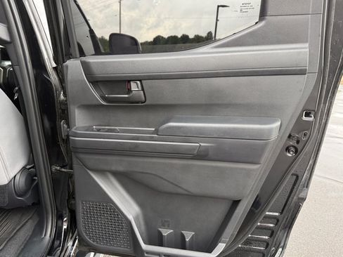Certified 2025 Toyota Tacoma SR5 AWD/4WD image 25
