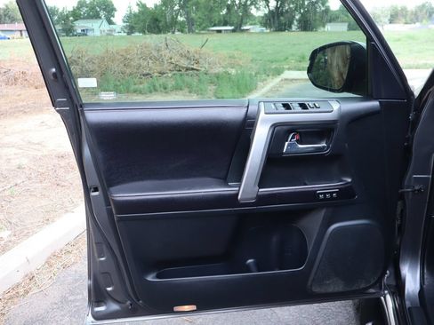 Used 2016 Toyota 4Runner Limited AWD/4WD image 23