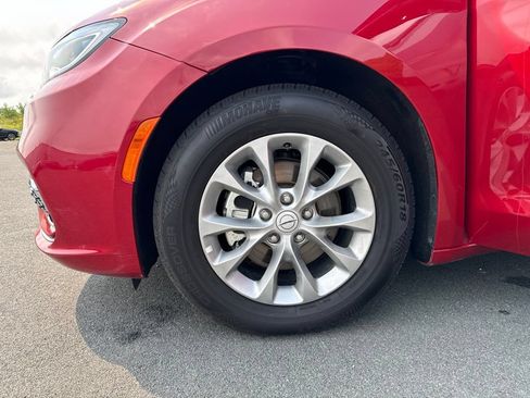 Used 2026 Chrysler Pacifica Limited FWD image 40