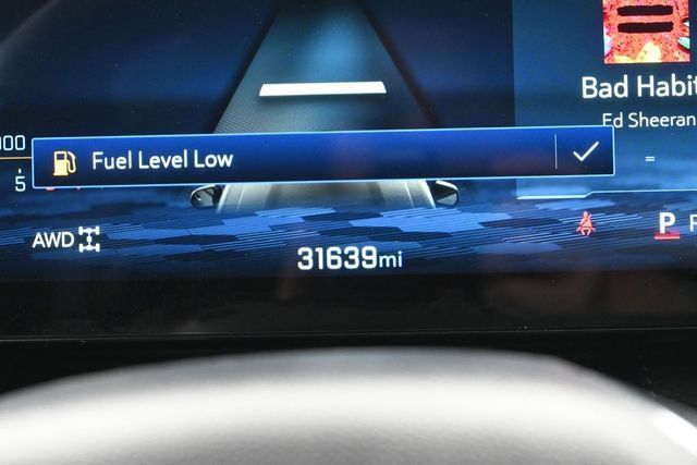 Used 2025 Chevrolet Equinox LT AWD/4WD image 14