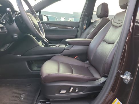 Used 2020 Cadillac XT6 Premium Luxury FWD image 18
