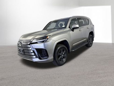 Used 2024 Lexus LX 600 4WD w/ Luxury Package image 2
