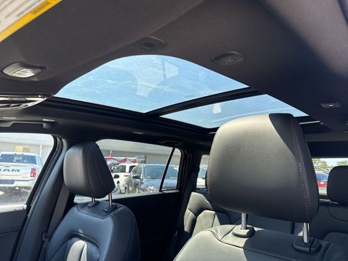 New 2026 Jeep Cherokee Overland image 18