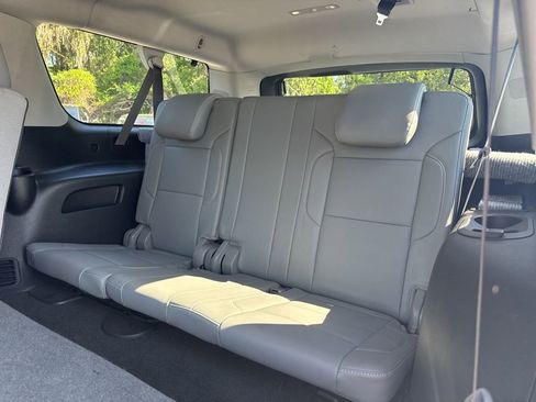 Used 2018 Chevrolet Suburban LT w/ Luxury Package RWD image 22