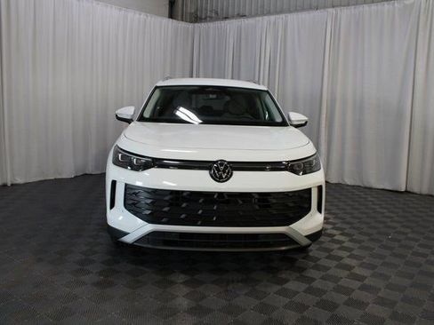 New 2025 Volkswagen Tiguan SE FWD image 20