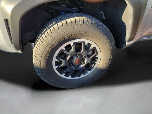Used 2024 Toyota Tacoma TRD Off-Road image 28