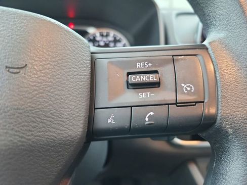 Used 2025 Nissan Rogue S image 23