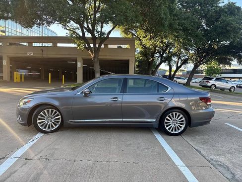 Used 2013 Lexus LS 460 L w/ Preferred Accessory Package AWD/4WD image 3