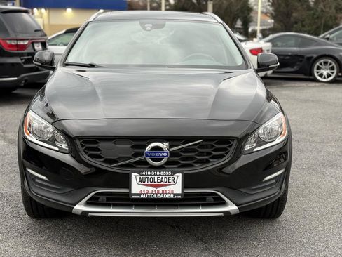 Used 2018 Volvo V60 T5 Cross Country w/ Convenience Package image 9