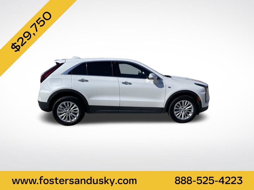 Used 2024 Cadillac XT4 Luxury w/ Cold Weather Package FWD image 6