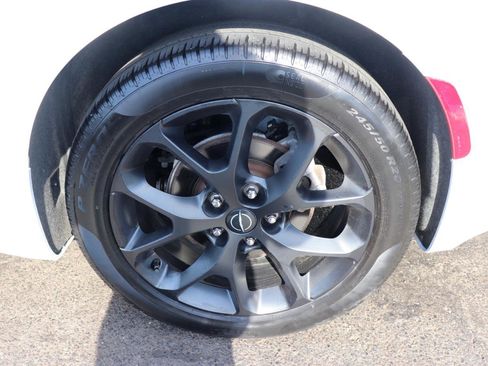 Used 2025 Chrysler Pacifica Limited FWD image 62