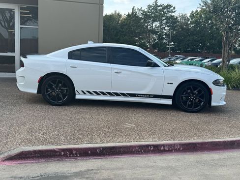 Used 2023 Dodge Charger R/T w/ Blacktop Package image 7