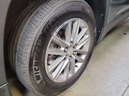 Used 2022 Chevrolet Traverse LT FWD image 31