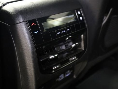 Used 2024 Jeep Grand Cherokee L Laredo image 29