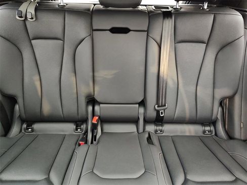 Used 2023 Audi Q8 Premium Plus w/ Premium Plus Package image 39