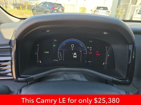 Used 2025 Toyota Camry LE image 24