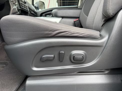 Used 2021 Nissan Titan SV w/ SV Convenience Package AWD/4WD image 26