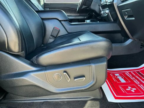 Used 2019 Ford Expedition Limited image 21