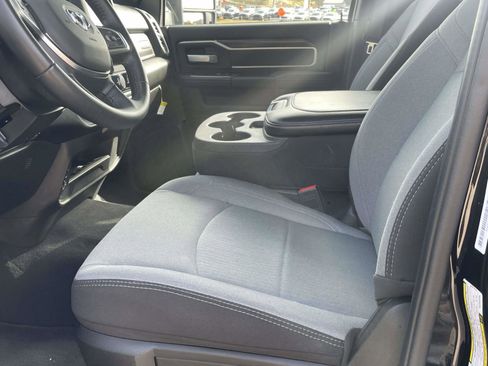 Used 2024 RAM 2500 Big Horn w/ Bed Utility Group image 17