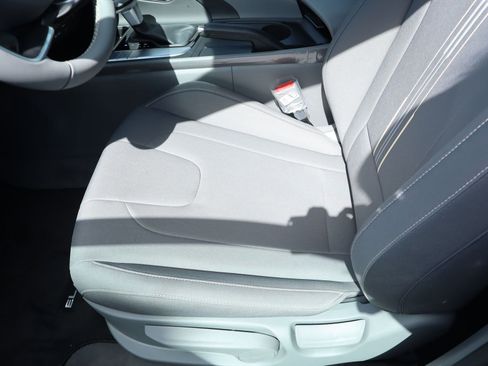 New 2025 Hyundai Elantra Sport image 17