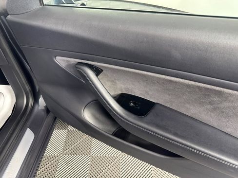 Used 2018 Tesla Model 3 Mid Range RWD image 37