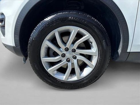 Used 2017 Land Rover Discovery Sport HSE image 24