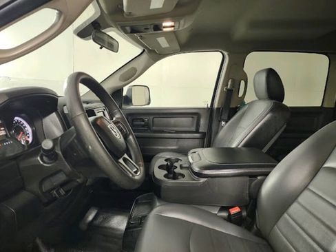 Used 2022 RAM 1500 Tradesman w/ Chrome Appearance Group image 11