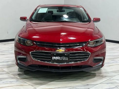 Used 2018 Chevrolet Malibu Premier w/ Premier Sun and Wheel Package FWD image 3
