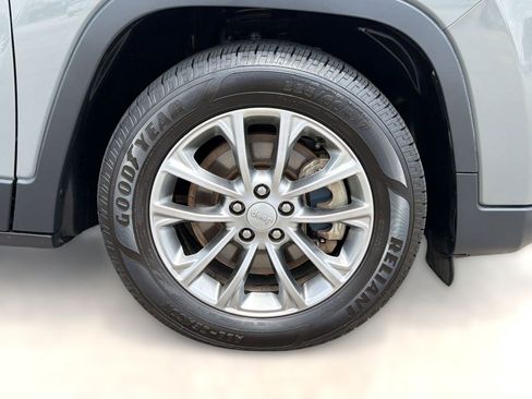 Used 2021 Jeep Cherokee Latitude Lux w/ Sun & Sound Group FWD image 12